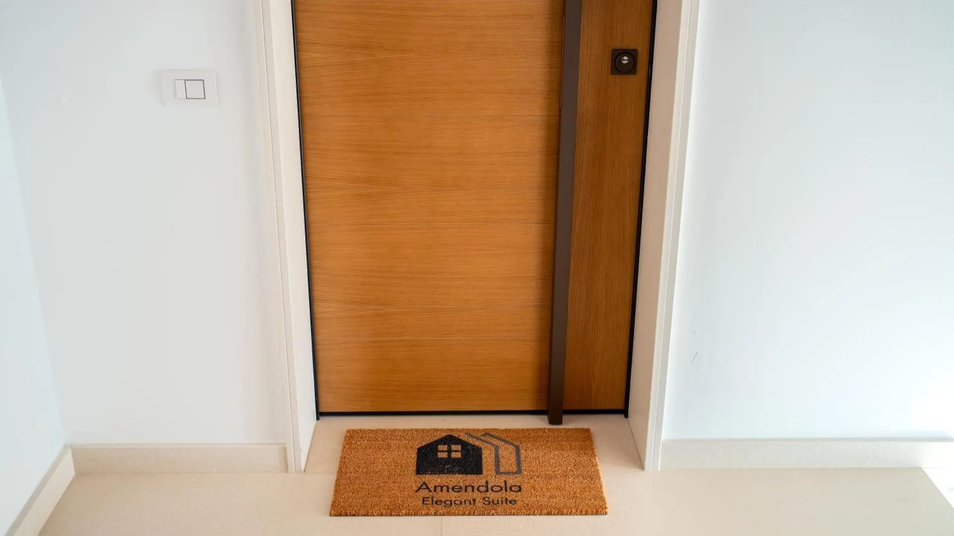 Amendola - Elegant Suite Apartment Bari 0*,  Italy